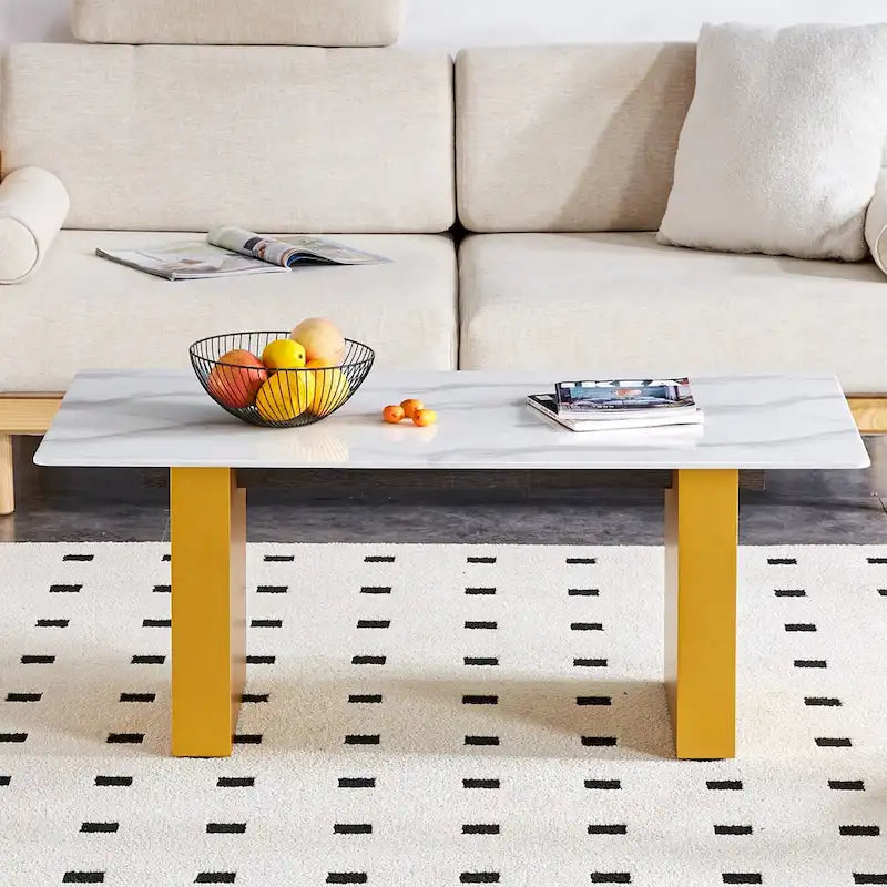 Moderner minimalistischer Couchtisch
