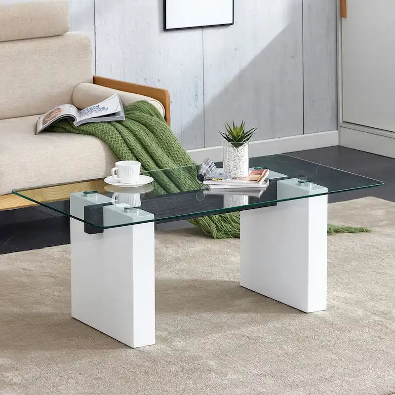 Moderner minimalistischer Couchtisch