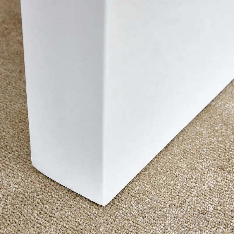 Moderner minimalistischer Couchtisch