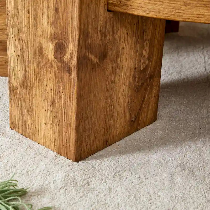 Der abnehmbare Doppelstock-Couchtisch, dessen abnehmbares Design die Raumnutzung flexibler gestalten kann