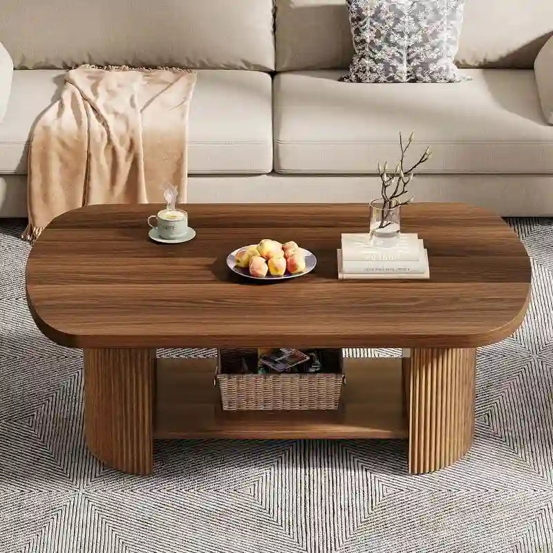 Rustikaler Couchtisch aus Holz mit Ablagefächern