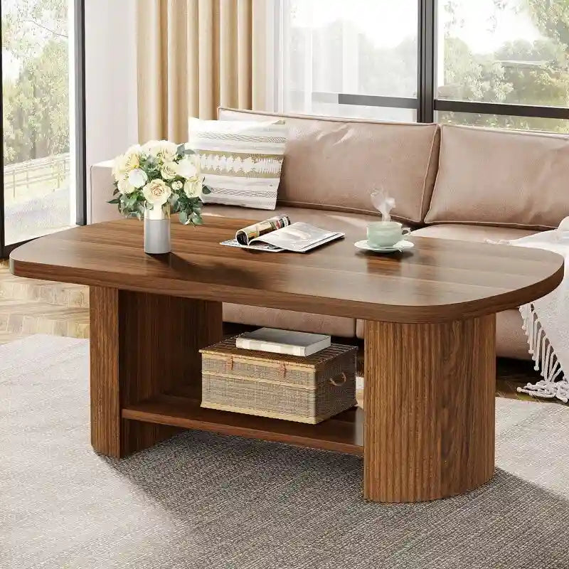 Rustikaler Couchtisch aus Holz mit Ablagefächern