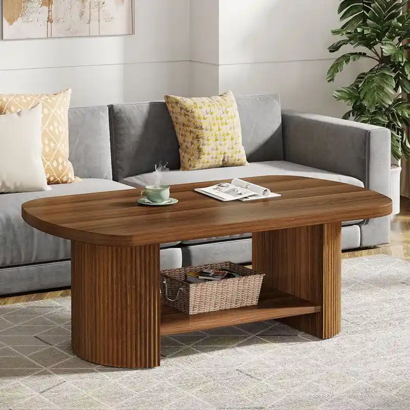 Rustikaler Couchtisch aus Holz mit Ablagefächern