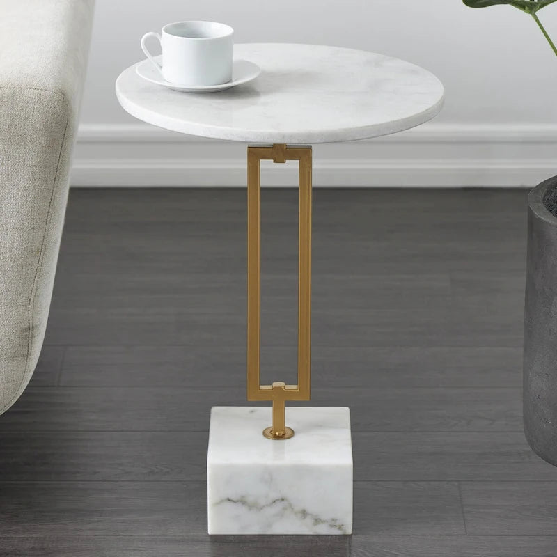 Marmor-Beistelltisch im geometrischen Design mit rechteckigem Goldmetallgestell – Weiß – Roche River Decor