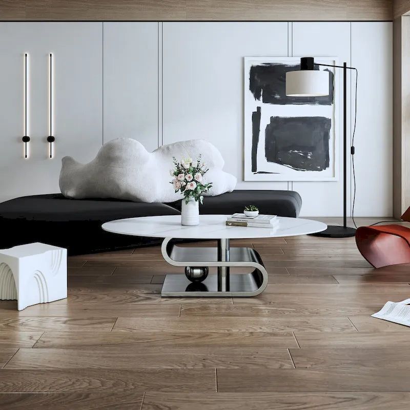 Exquisiter moderner ovaler Couchtisch mit weißer 51L-Steinplatte und goldfarbenem Metallsockel