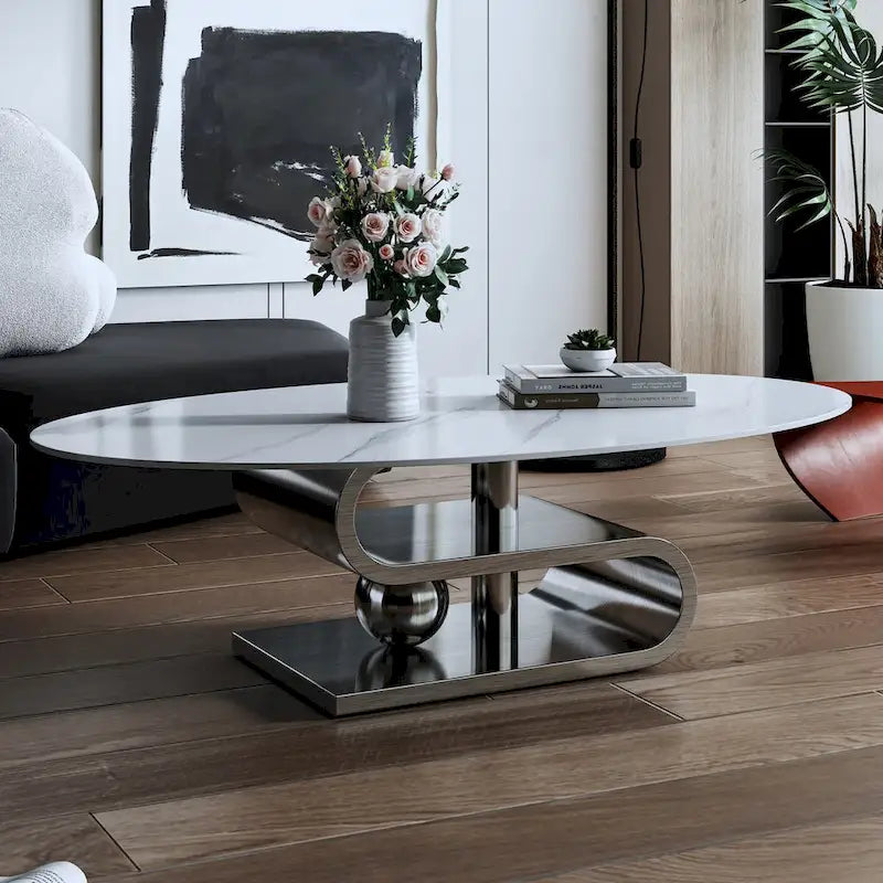 Exquisiter moderner ovaler Couchtisch mit weißer 51L-Steinplatte und goldfarbenem Metallsockel