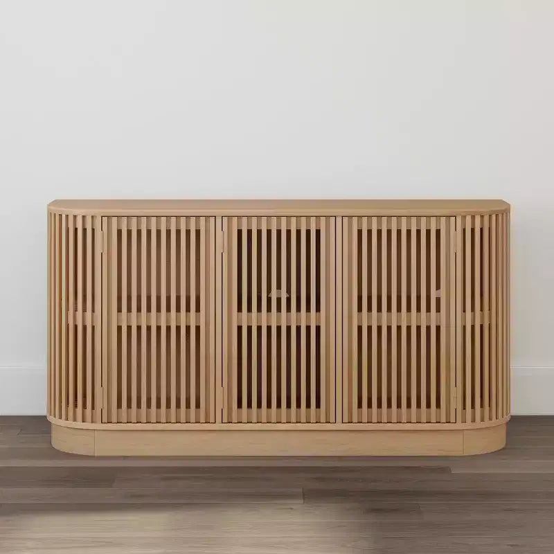 Plank+Beam Contour Massivholz-Sideboard mit 3 Türen, 150 cm TV-Lowboard für Wohnzimmer