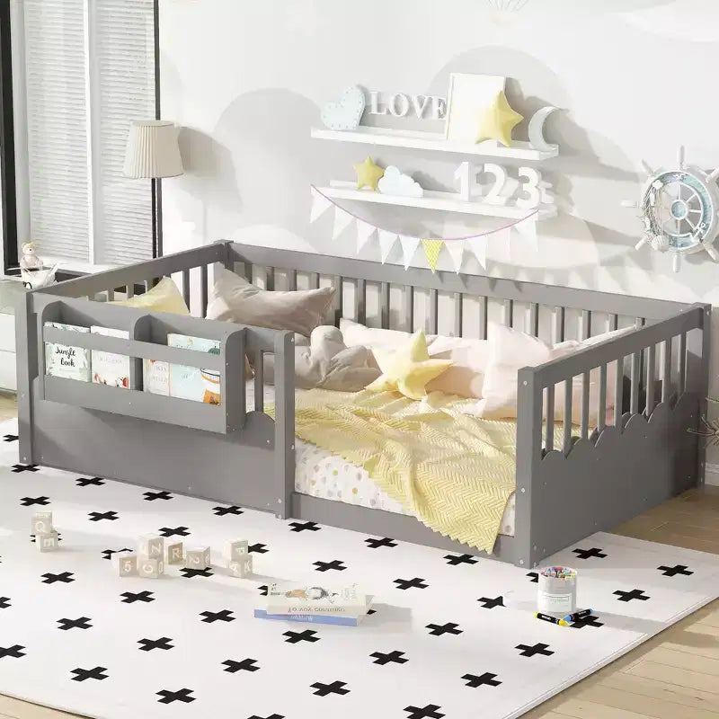 Bellemave Kinder-Bodenbett mit erhöhtem Zaun und Bücherregal, hölzernes Montessori-Bettgestell in Twin-Größe für Mädchen und Jungen