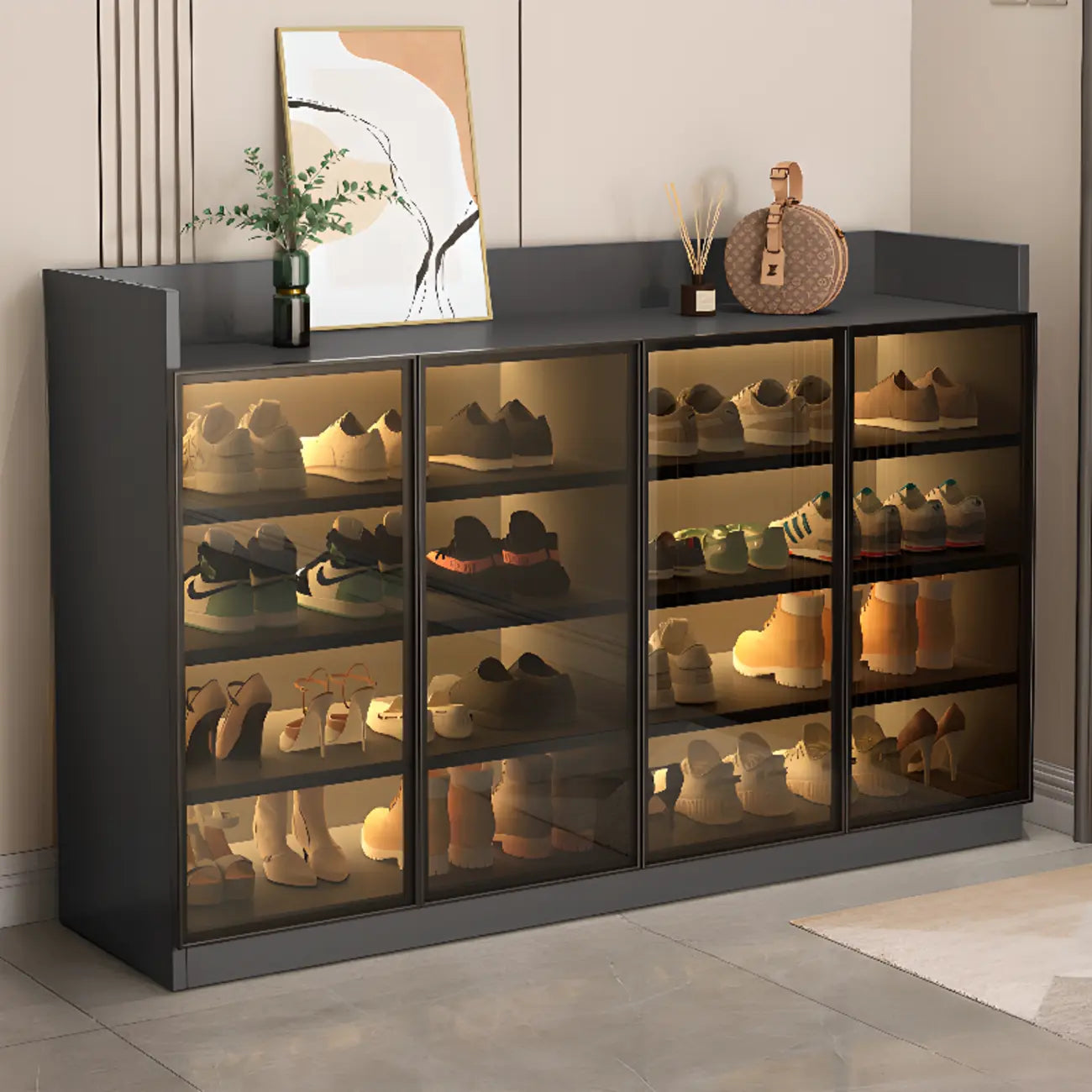 Schuhschrank mit LED-Beleuchtung, verstellbaren Einlegeböden und transparenten Türen