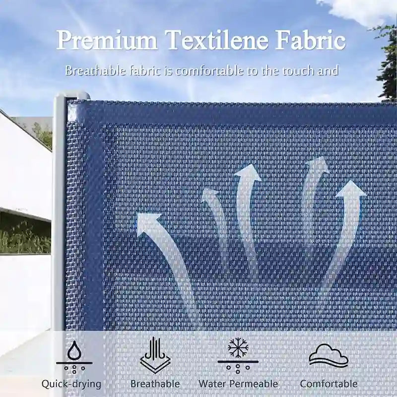 Zwei Outdoor-Loungesessel mit 1 Tisch
