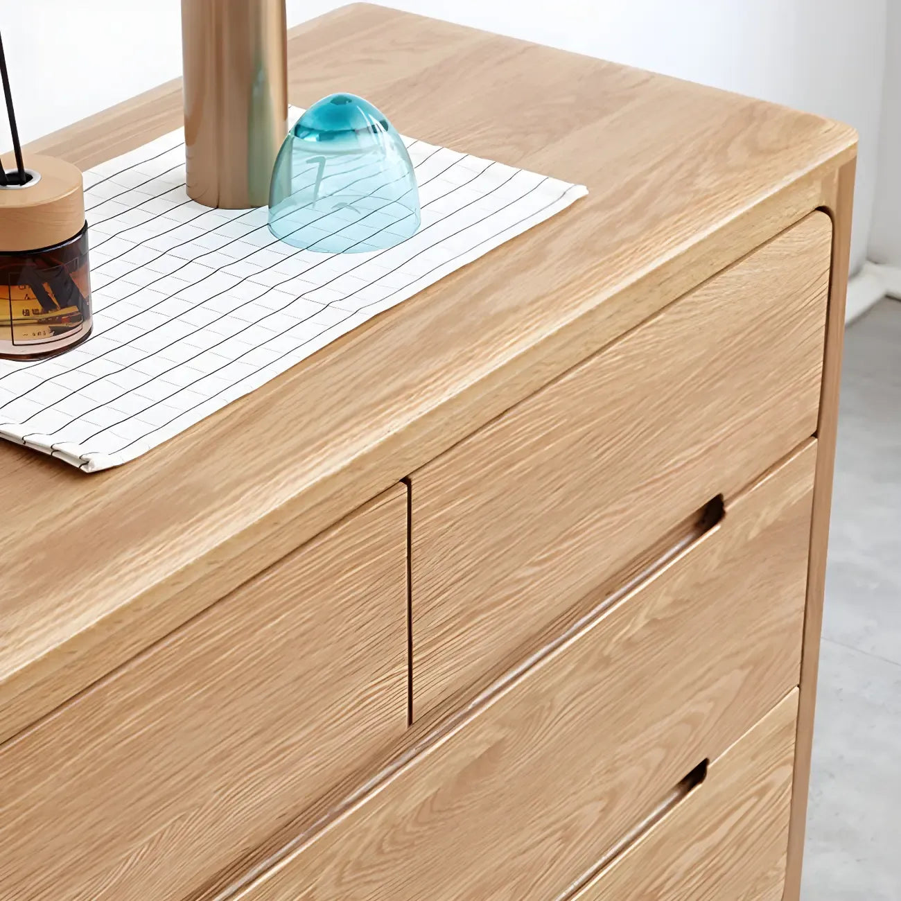 Traditionelle Doppelkommode aus natürlichem Eichenholz für das Schlafzimmer