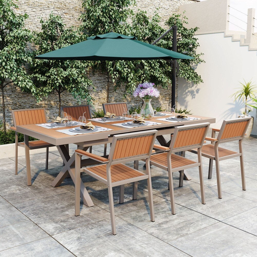 Modernes 7-teiliges Outdoor-Essgruppe mit sechs Stühlen und einem ausziehbaren Tisch für die Terrasse