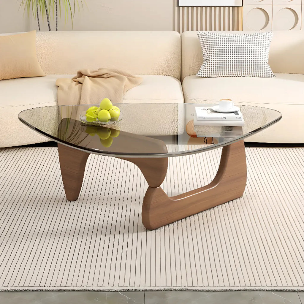 Dreieckiger Couchtisch aus Holz mit Glasplatte