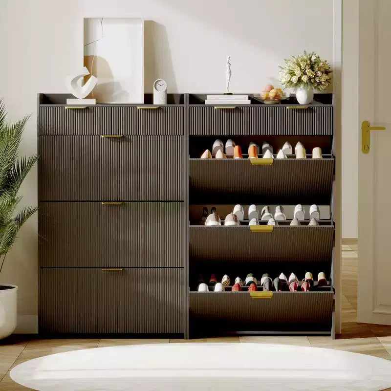 Moderner weißer Schuhschrank mit 3 Kippschubladen und 2 kleinen Schubladen und Haken, schlanker geriffelter Schuhaufbewahrungsorganisator, schmaler Flurschrank