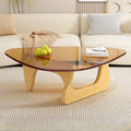 Dreieckiger Couchtisch aus Holz mit Glasplatte