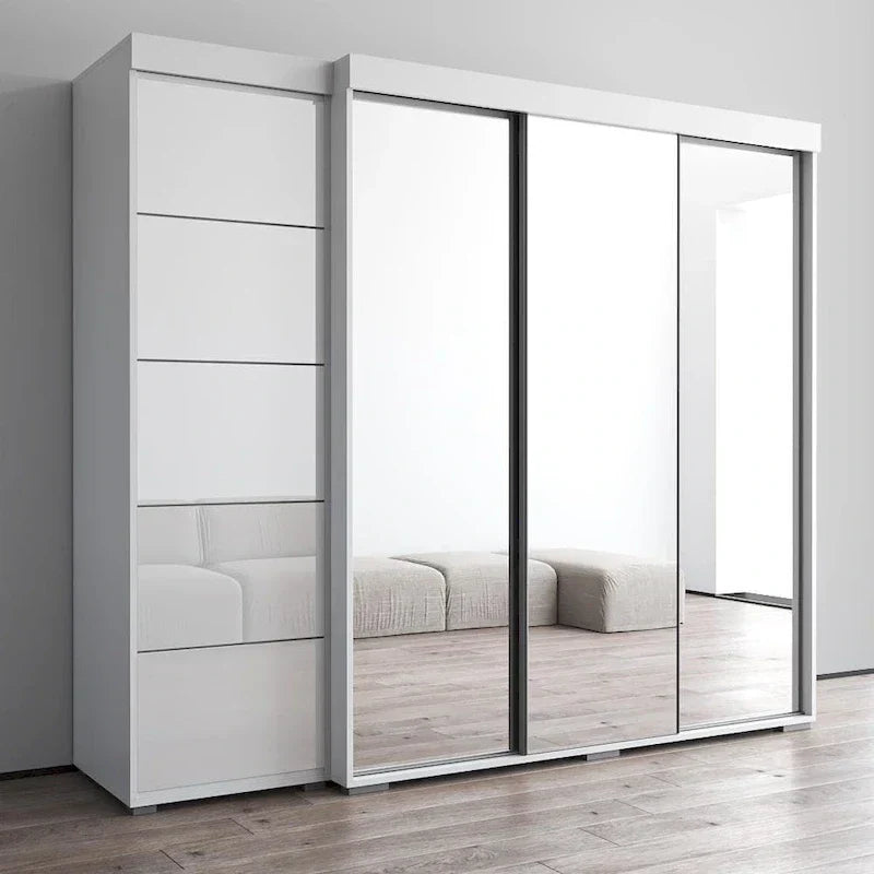Drei-Spiegel-Kleiderschrank