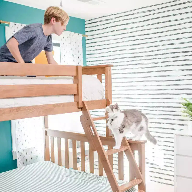 Max & Lily Massivholz Etagenbett, Twin über Full mit Ausziehbett und Leiter für Kinder