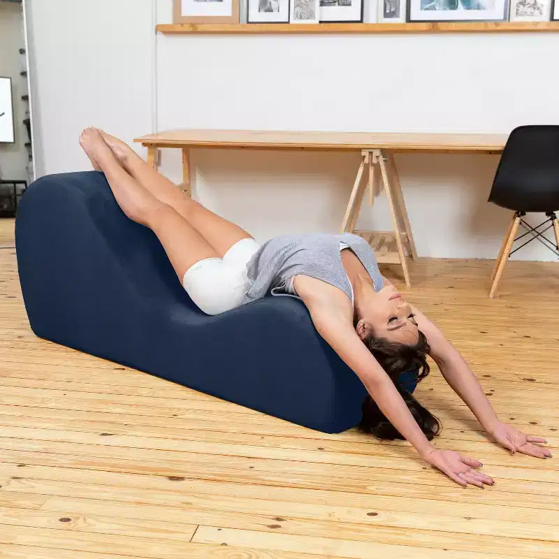 Avana Sleek Yoga-Chaiselongue – hergestellt in den USA – ideal zum Dehnen, Entspannen, Trainieren und mehr, 60T x 18B x 26H Zoll, Hellgrau