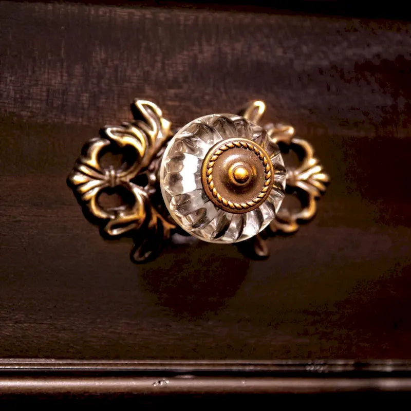 Vame Traditioneller 2-teiliger 9-Schubladen-Wäscheschrank und Spiegel von Furniture of America