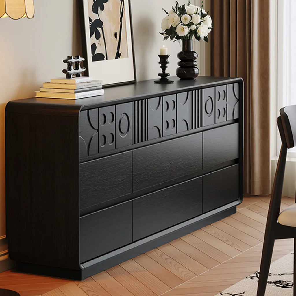 Art-déco-inspirierte Holzkommode mit geometrischen Schnitzereien