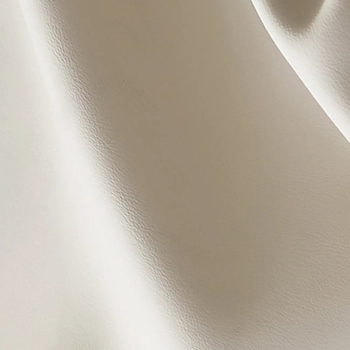 Zeitgenössischer armloser Akzentstuhl aus schwarzem Chenille mit Knopfheftung
