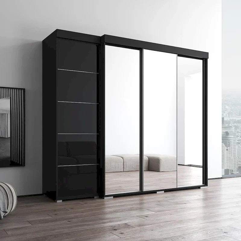 Drei-Spiegel-Kleiderschrank