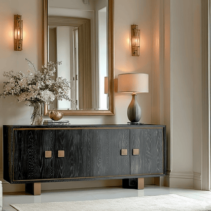 Schwarzes Sideboard mit Messinggriffen