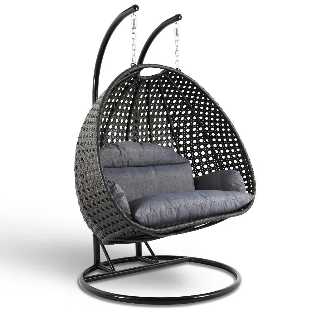 LeisureMod 2-Personen Hängesessel Ei mit Gestell - Outdoor/Indoor Rattan Korb Terrassen Schaukel Hängematte Liege mit Kissen