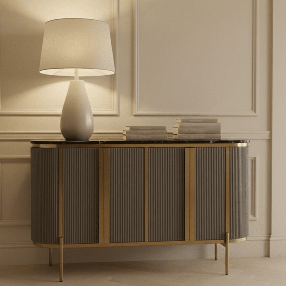 Graues & goldenes geriffeltes Sideboard mit 4 Türen und schwarzer Marmorplatte