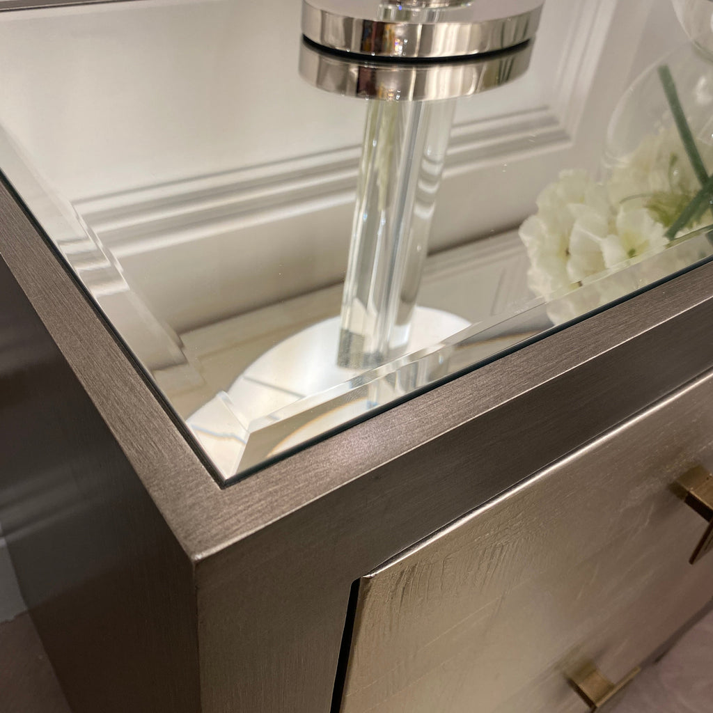 Nachttisch aus Silber & Bronze