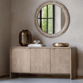 Geripptes Holz-Sideboard mit 3 Türen