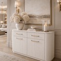 Geripptes Sideboard mit Marmorplatte