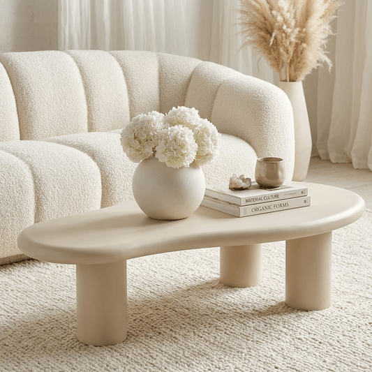Beiger Pfützen-Couchtisch im abstrakten Design