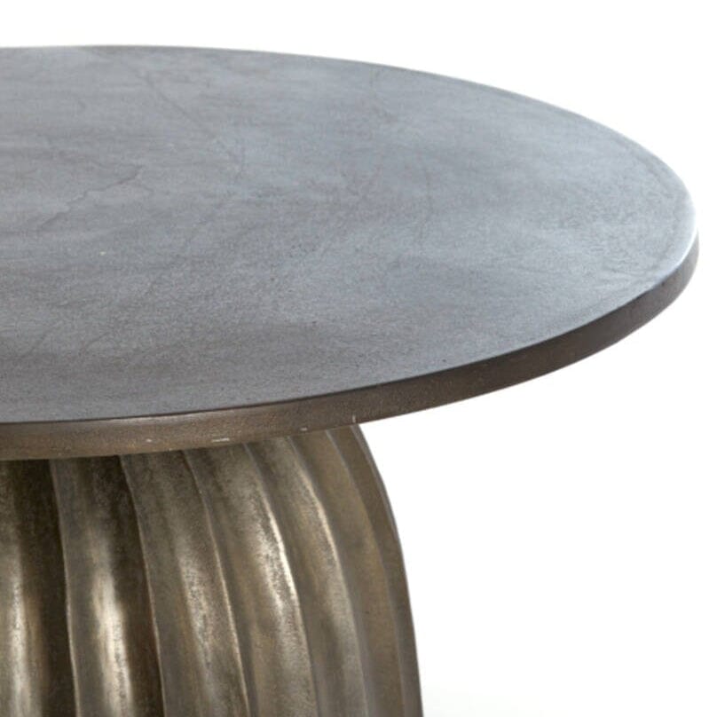 Dunkelbrauner runder Couchtisch